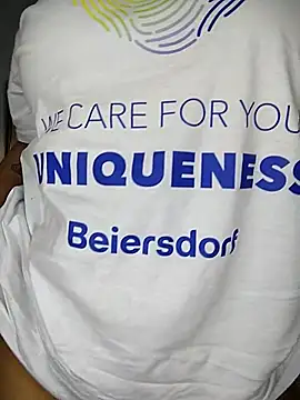 sasha hot98 online show from November 5, 2025, 10:02 pm