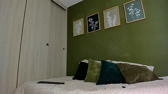 karlye 5 online show from March 19, 2026, 7:25 pm