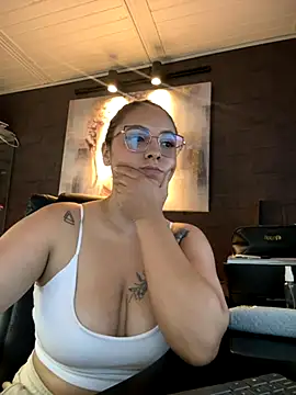 Emiily W online show from October 26, 2025, 5:57 pm