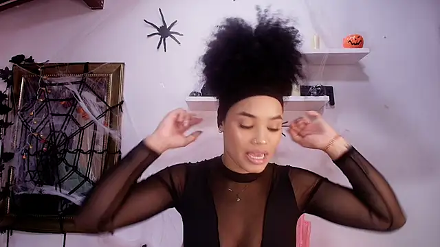 naia blessed online show from October 21, 2025, 7:13 pm