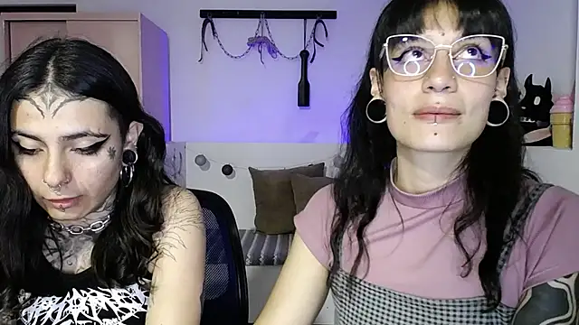 Snapshot of _onthary_6 chatting on February 18, 2026, 2:42 am onthary 6 online show from February 18, 2026, 2:42 am