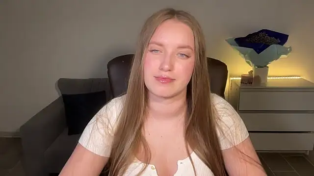 Snapshot of EvaMaddison chatting on June 20, 2026, 8:58 pm EvaMaddison online show from June 20, 2026, 8:58 pm