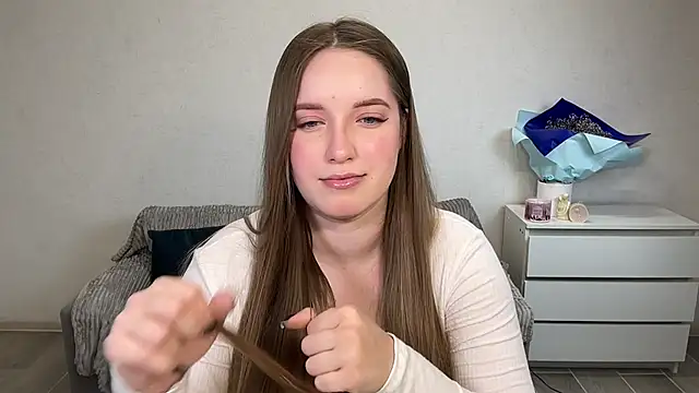 EvaMaddison online show from February 6, 2026, 6:04 pm