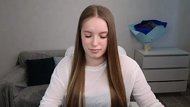 EvaMaddison online show from February 27, 2025, 8:24 am