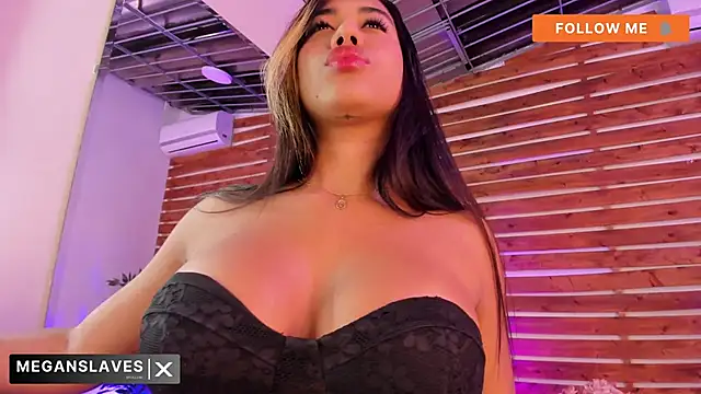 Snapshot of _MeganRain chatting on November 6, 2025, 7:56 am MeganRain online show from November 6, 2025, 7:56 am