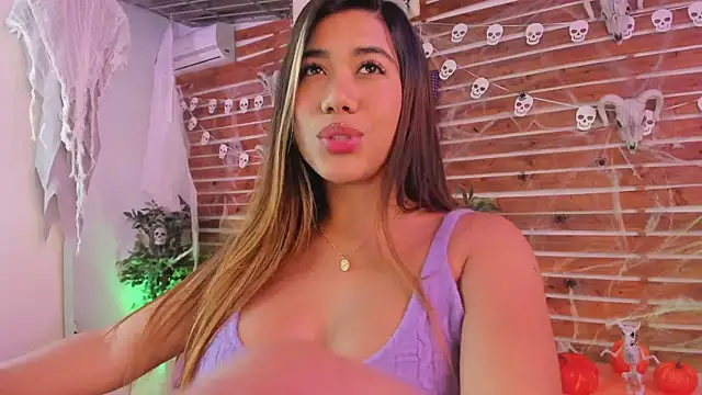 Snapshot of _MeganRain chatting on October 19, 2025, 7:33 am MeganRain online show from October 19, 2025, 7:33 am