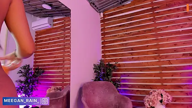 Snapshot of _MeganRain chatting on November 28, 2025, 8:36 am MeganRain online show from November 28, 2025, 8:36 am