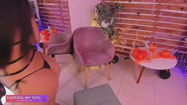 Snapshot of _MeganRain chatting on October 31, 2025, 6:54 am MeganRain online show from October 31, 2025, 6:54 am