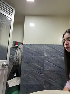 Snapshot of roouse chatting on April 5, 2026, 6:03 pm roouse online show from April 5, 2026, 6:03 pm