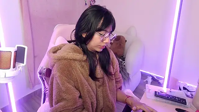 Nami usagi online show from September 10, 2025, 4:17 pm