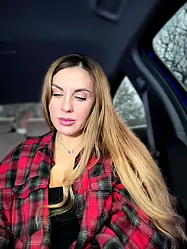 Kalli Fornia online show from December 2, 2025, 9:22 am