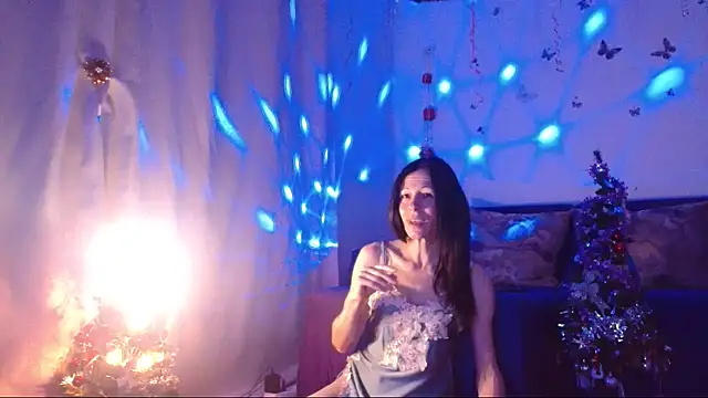 ElysaSun online show from December 13, 2025, 8:04 pm