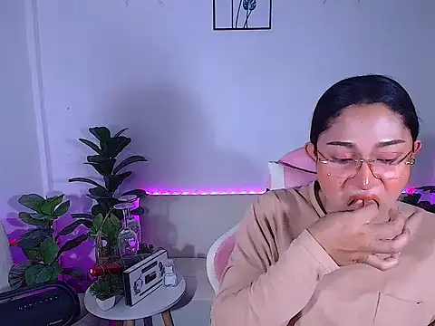 Snapshot of plysaithailand chatting on October 21, 2025, 9:19 am plysaithailand online show from October 21, 2025, 9:19 am