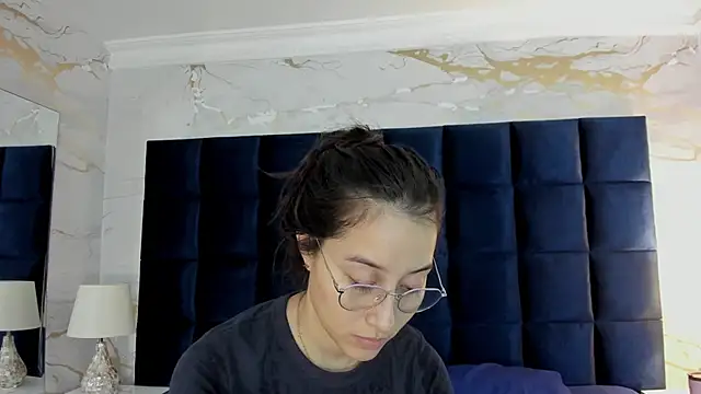 Abby Sweet1  online show from April 10, 2026, 12:23 pm