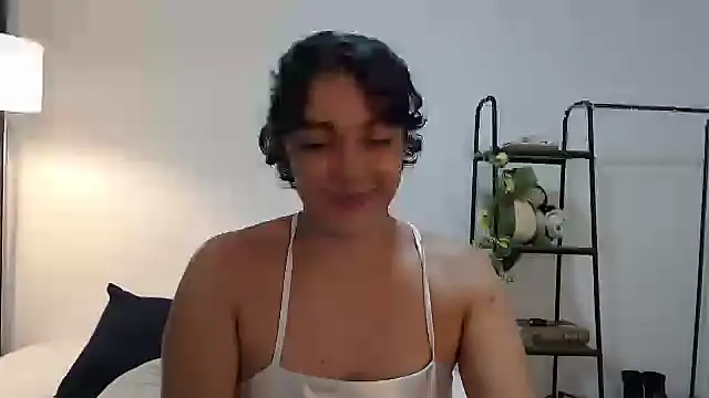 Snapshot of camii_7 chatting on January 12, 2025, 12:18 am camii 7 online show from January 12, 2025, 12:18 am