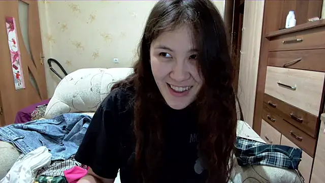 Snapshot of Riz_girl chatting on May 4, 2026, 12:47 am Riz girl online show from May 4, 2026, 12:47 am