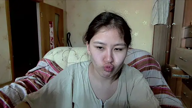 Snapshot of Riz_girl chatting on April 4, 2026, 9:38 am Riz girl online show from April 4, 2026, 9:38 am