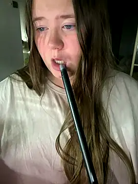 remirann  online show from November 25, 2025, 5:13 pm