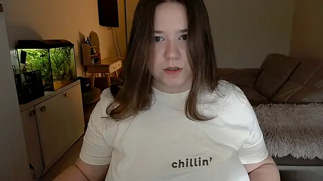 remirann  online show from March 2, 2025, 7:43 am