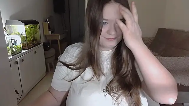 remirann  online show from February 18, 2025, 4:14 pm