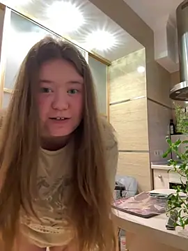 remirann  online show from January 10, 2025, 2:23 pm