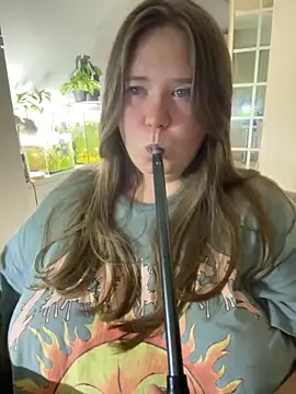 remirann  online show from September 12, 2025, 8:19 pm