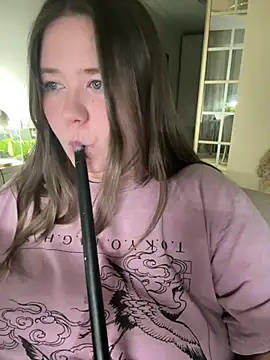 remirann  online show from February 26, 2025, 5:31 pm