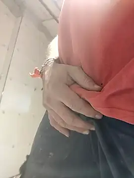 Snapshot of juandi21cm chatting on January 13, 2026, 11:58 am juandi21cm online show from January 13, 2026, 11:58 am