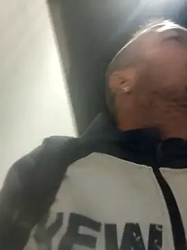 Snapshot of juandi21cm chatting on December 22, 2025, 5:40 am juandi21cm online show from December 22, 2025, 5:40 am