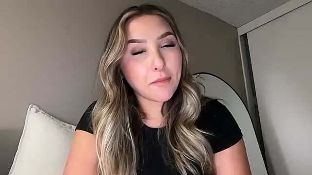 lustfulsmiles online show from May 8, 2026, 11:19 pm