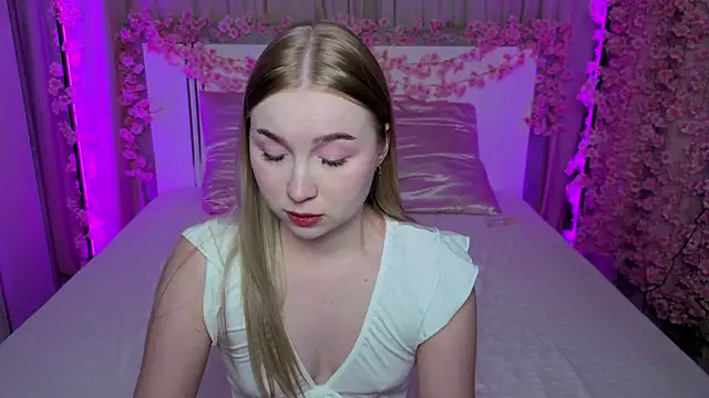 Snapshot of LilyStarlight chatting on June 25, 2026, 3:15 am LilyStarlight online show from June 25, 2026, 3:15 am