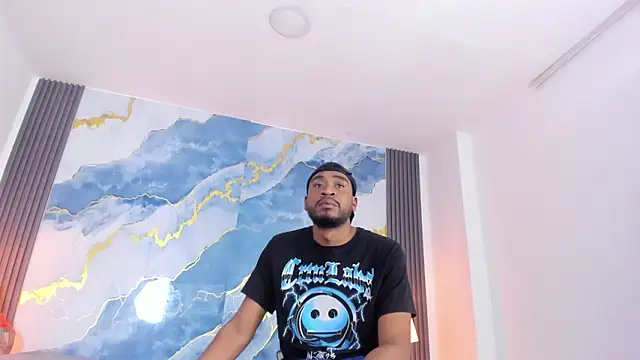 Snapshot of Kylieandjhonny chatting on February 19, 2026, 7:33 pm Kylieandjhonny online show from February 19, 2026, 7:33 pm