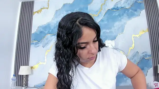 Kylieandjhonny online show from November 14, 2025, 7:28 pm