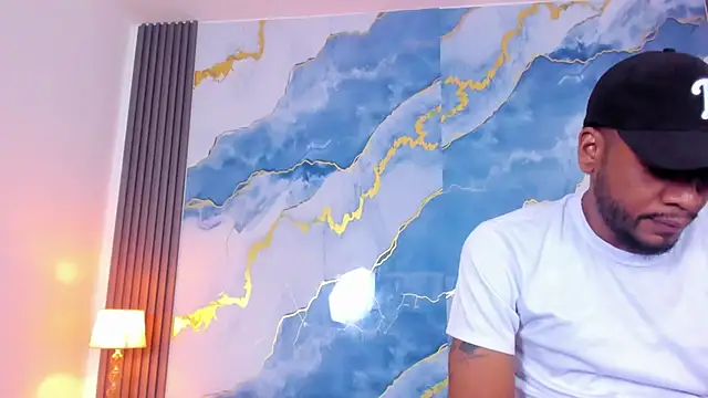 Snapshot of Kylieandjhonny chatting on February 13, 2026, 7:36 pm Kylieandjhonny online show from February 13, 2026, 7:36 pm