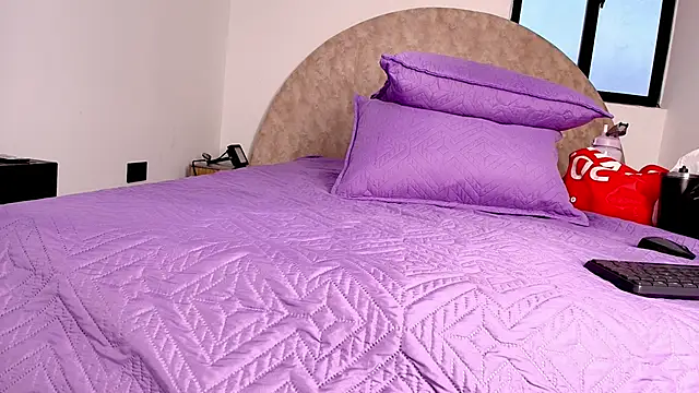  ebony-queen  online show from November 15, 2025, 11:58 am