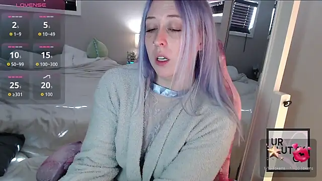 Snapshot of ursluttygf chatting on March 1, 2026, 5:13 pm ursluttygf online show from March 1, 2026, 5:13 pm