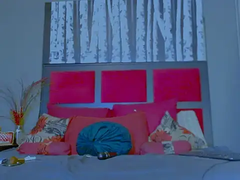 MissParis26 online show from October 12, 2025, 9:16 pm