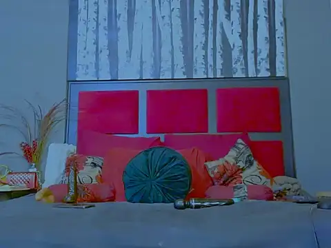 MissParis26 online show from October 21, 2025, 9:25 pm