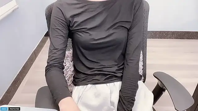 Ayase momo online show from January 12, 2025, 3:49 am
