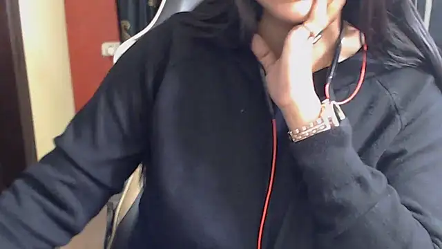 Naiaa-mylove online show from December 21, 2025, 10:06 am