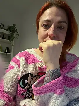 Nikky Divine online show from April 1, 2026, 5:20 am