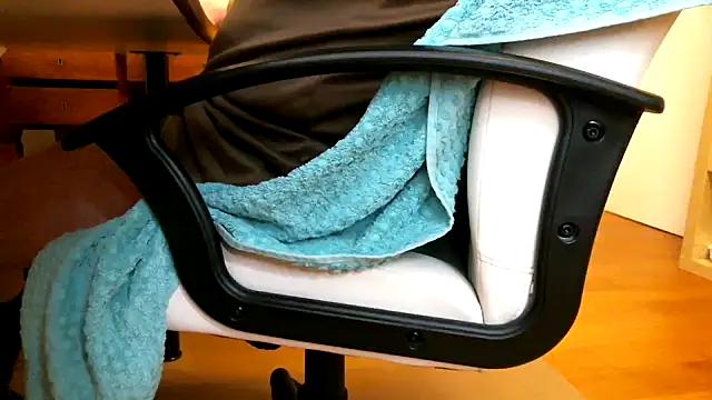 leccaleccafiga online show from March 14, 2026, 11:27 am