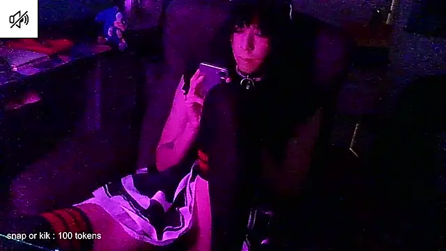 crystalxh online show from October 15, 2025, 8:28 pm