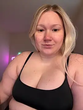Snapshot of PiggyRose chatting on September 20, 2025, 10:48 pm PiggyRose online show from September 20, 2025, 10:48 pm