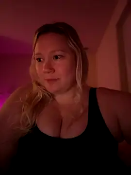 Snapshot of PiggyRose chatting on October 5, 2025, 2:46 am PiggyRose online show from October 5, 2025, 2:46 am