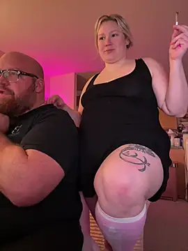 Snapshot of PiggyRose chatting on February 7, 2026, 1:02 am PiggyRose online show from February 7, 2026, 1:02 am