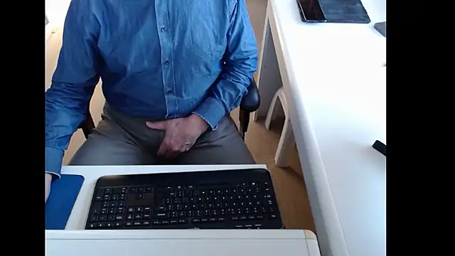 dutchpornking online show from March 1, 2026, 7:41 am