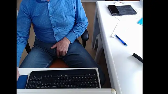 dutchpornking online show from October 30, 2025, 9:40 am