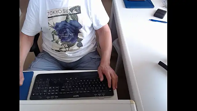 dutchpornking online show from July 11, 2026, 9:42 am