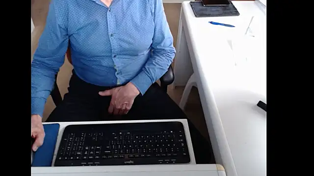 dutchpornking online show from April 3, 2026, 6:53 am